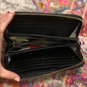 kate spade Bags - Kate Spade New York Black Leather Zippered Wallet kate spade Bags - Kate Spade New York Black Leather Zippered Wallet